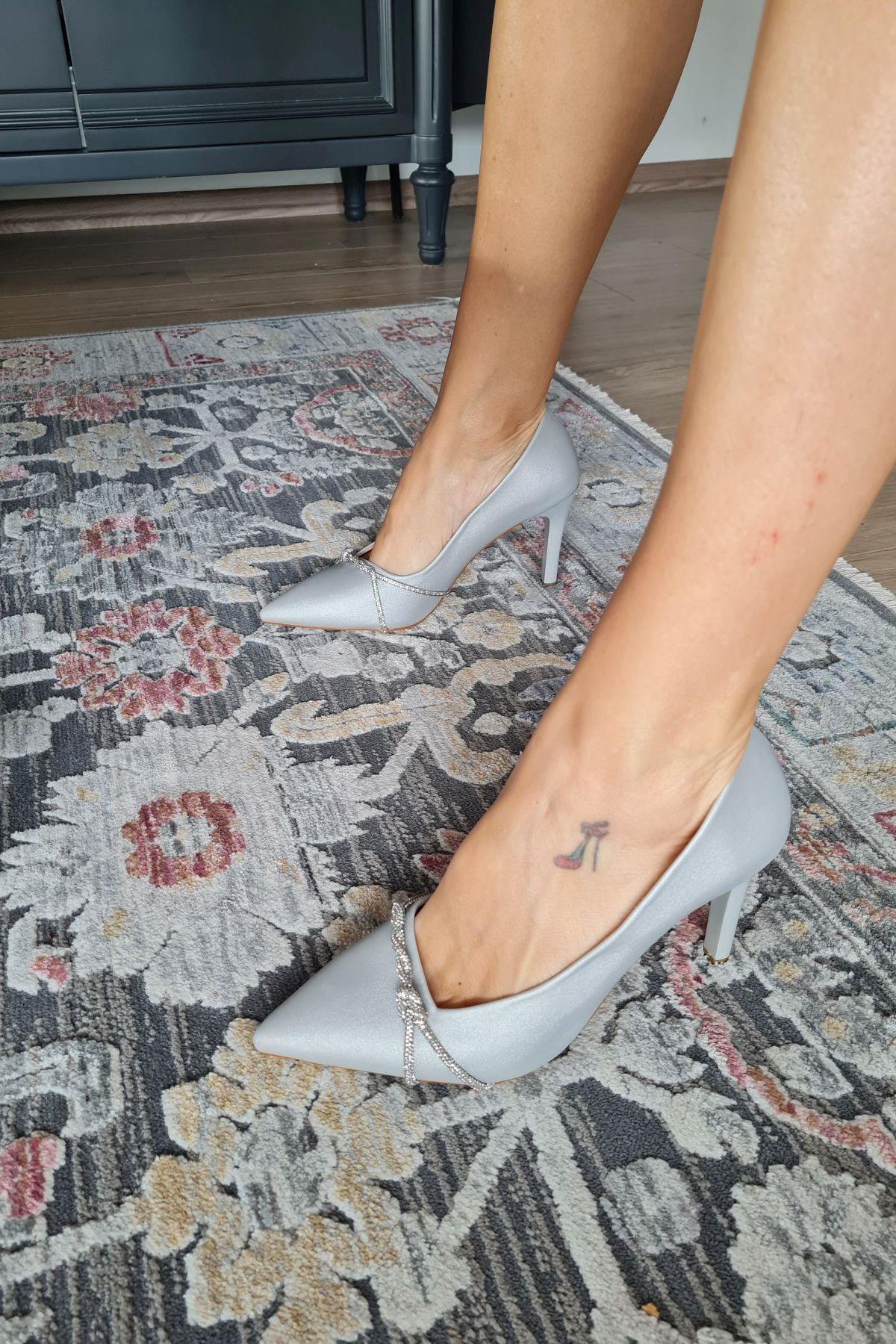 Gray satin clearance pumps