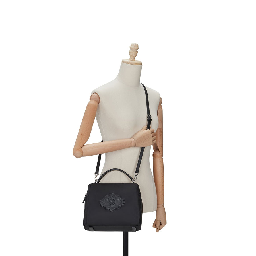 Oryany Amelia Tote Handbags Black 