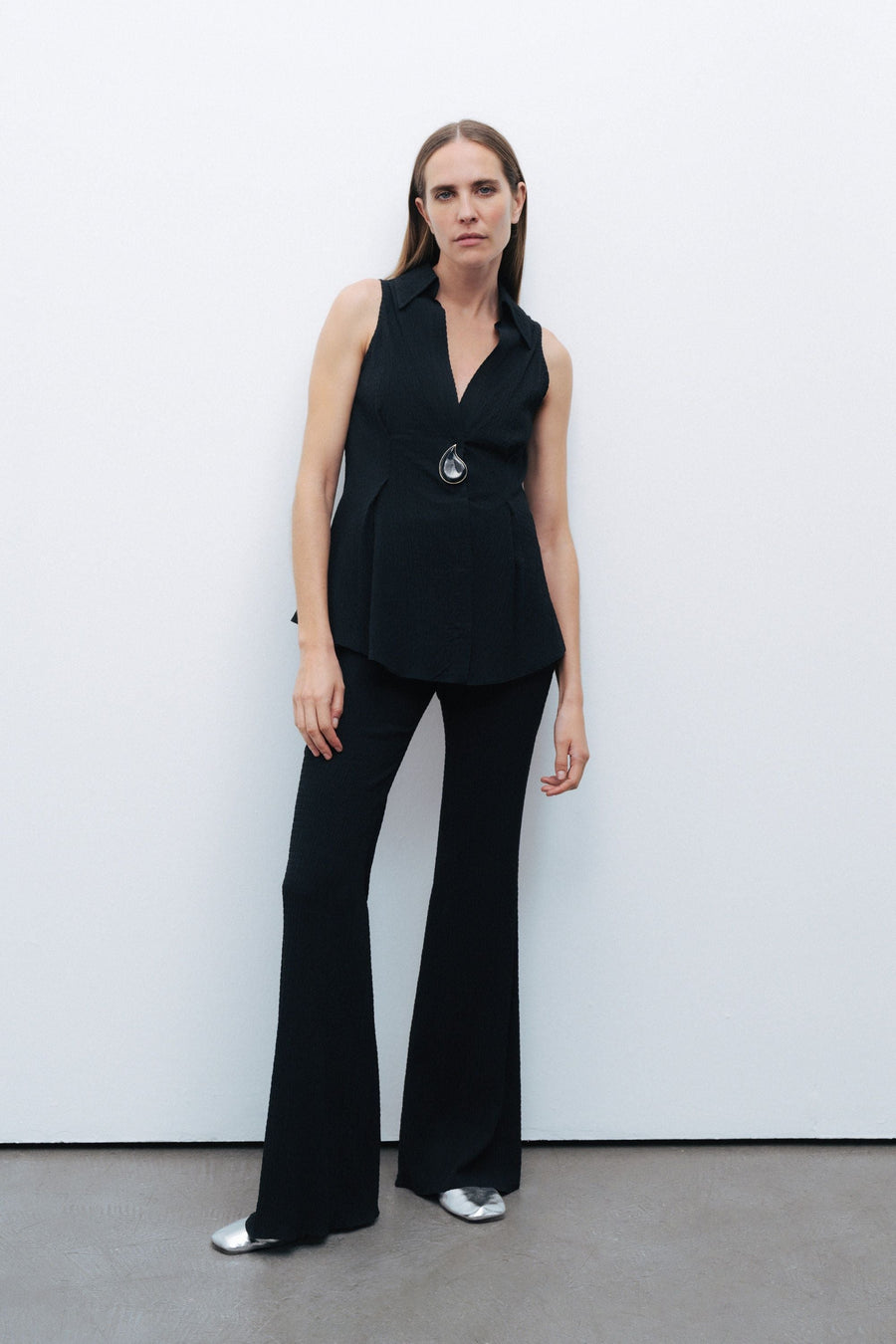 Black Accessory Detailed Blouse