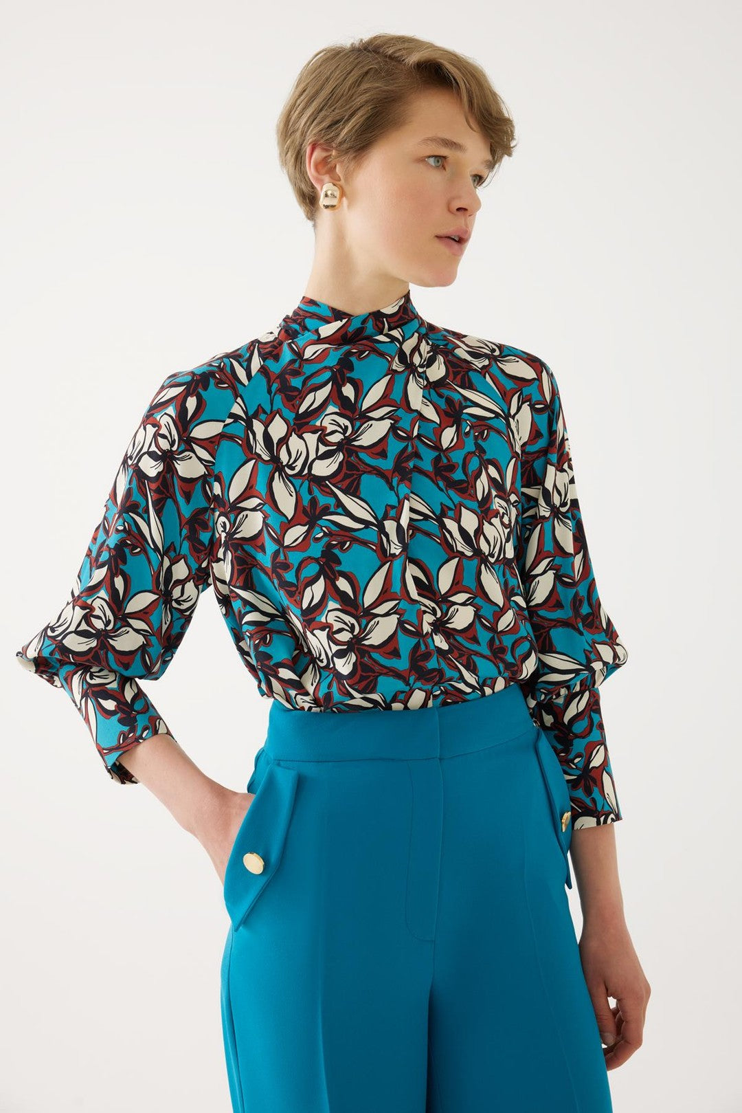 Exquise multicolor draped blouse with tying detail | porterist