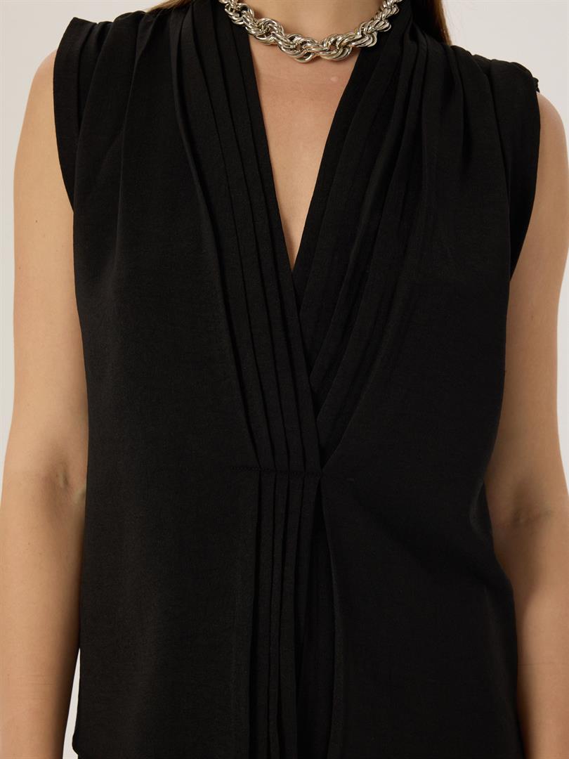 Front Pleated V-Neck Sleeveless Blouse - Black