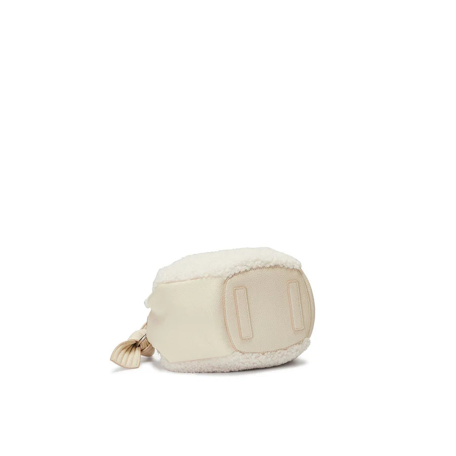 Oryany Selena Eco Fur Bucket Medium Crossbody Handbags Vanilla Cream 