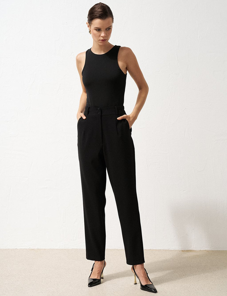 Elastic Waist Carrot Trousers Black