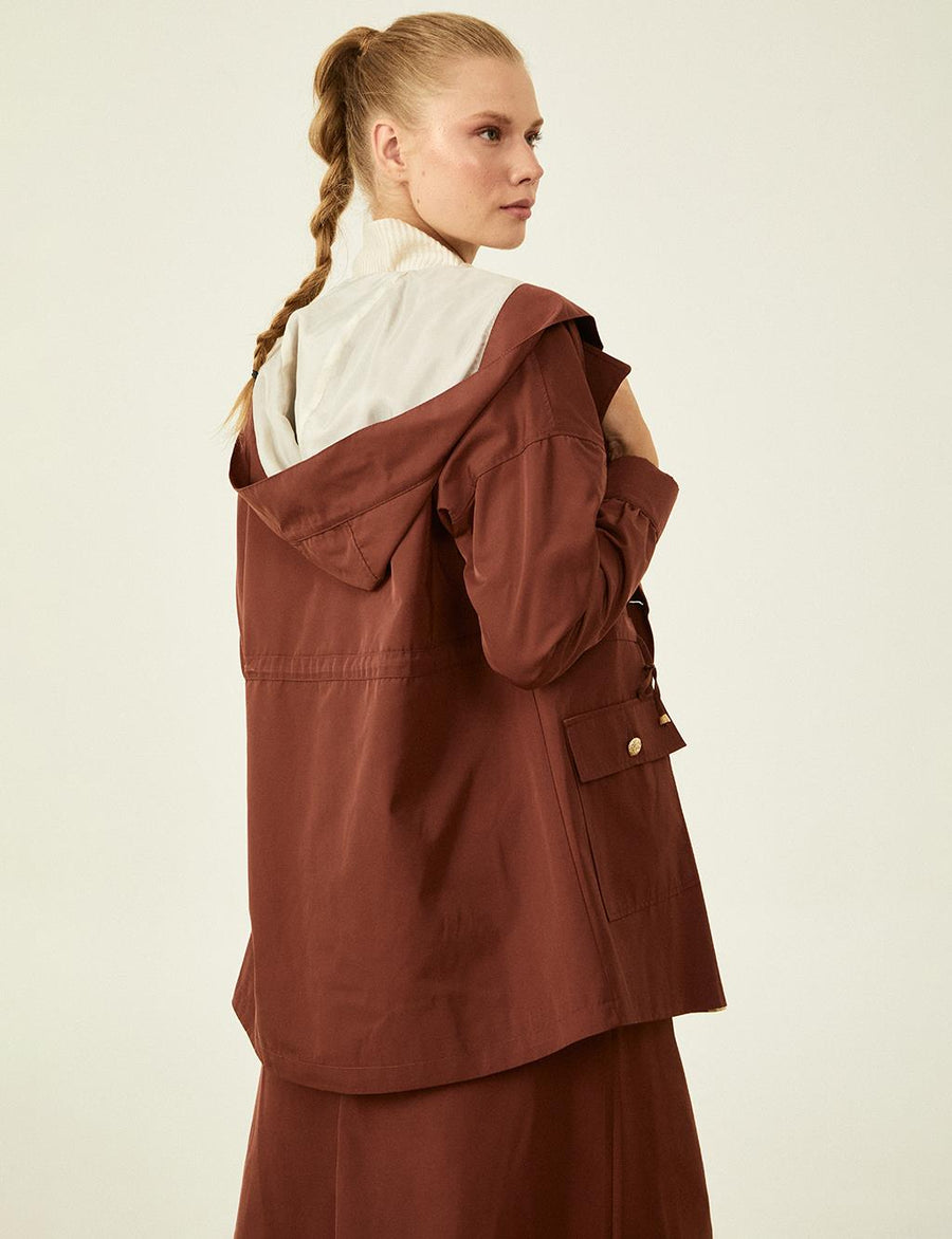 Gold Button Detailed Pouch Pocket Cap Chestnut