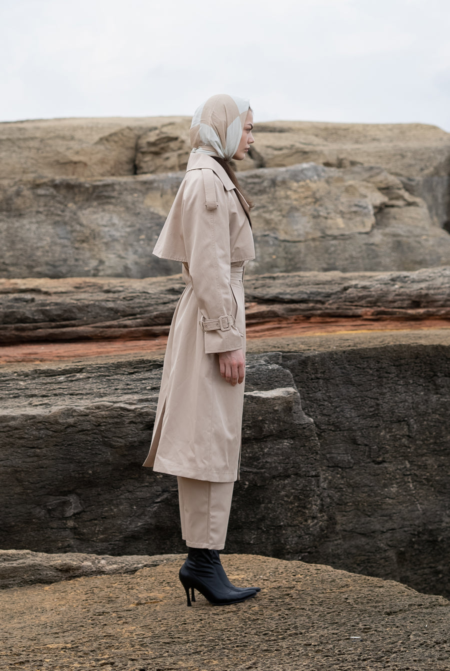 Cream Notched Collar Trench Coat | Porterist