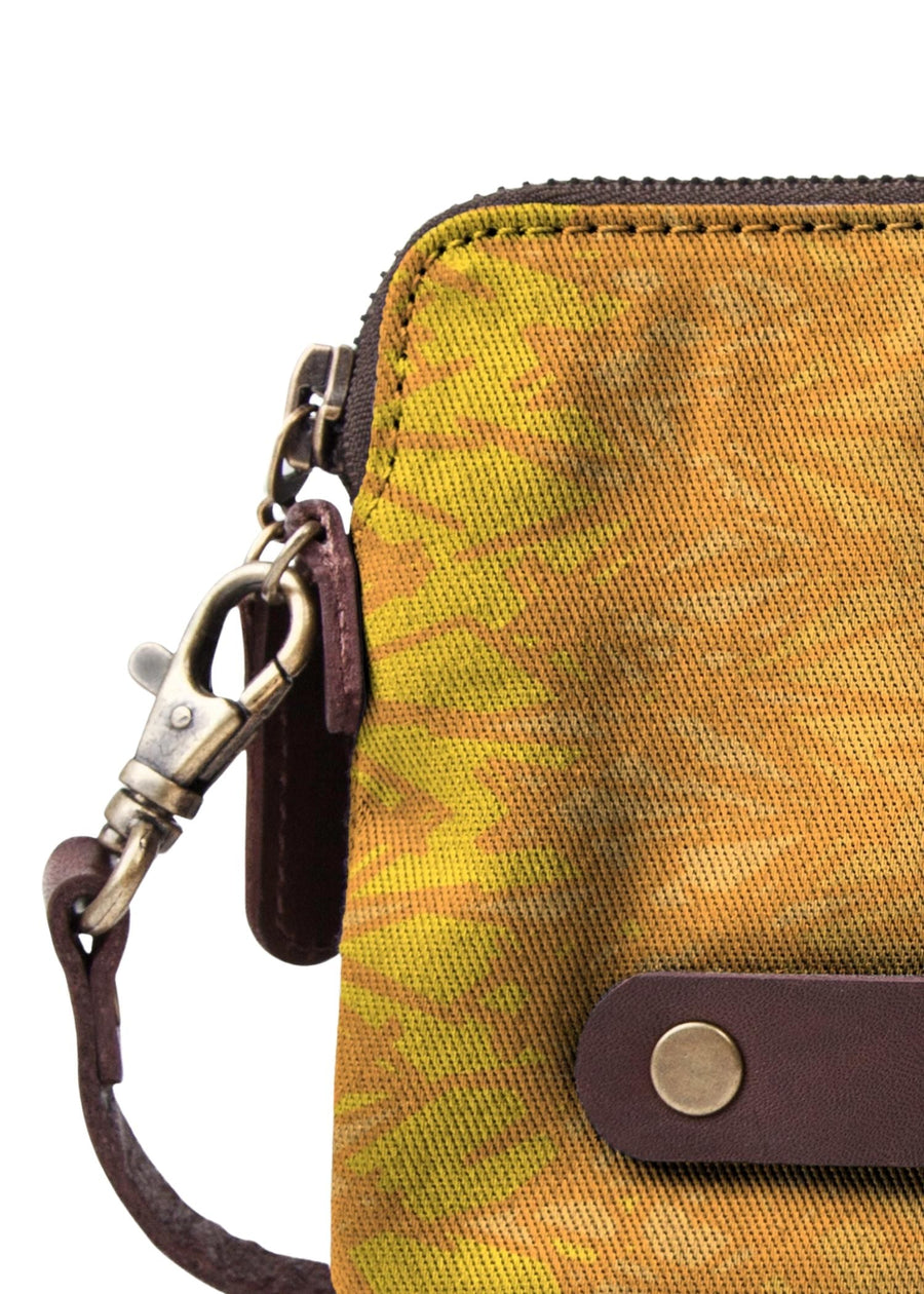 Frenzy 6 © Clutch Bag