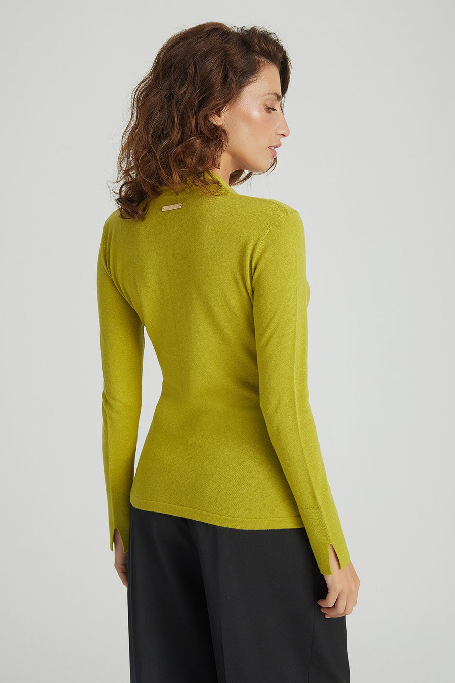 Wasabi Green Zoe Silk Cashmere Deep V Neck Sweater Fınal Item - Porterist 4