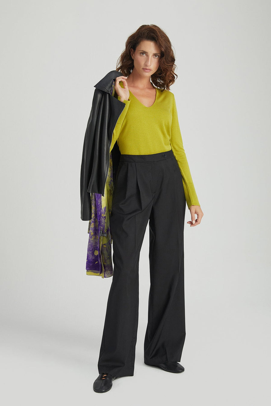 Wasabi Green Zoe Silk Cashmere Deep V Neck Sweater Fınal Item - Porterist 2