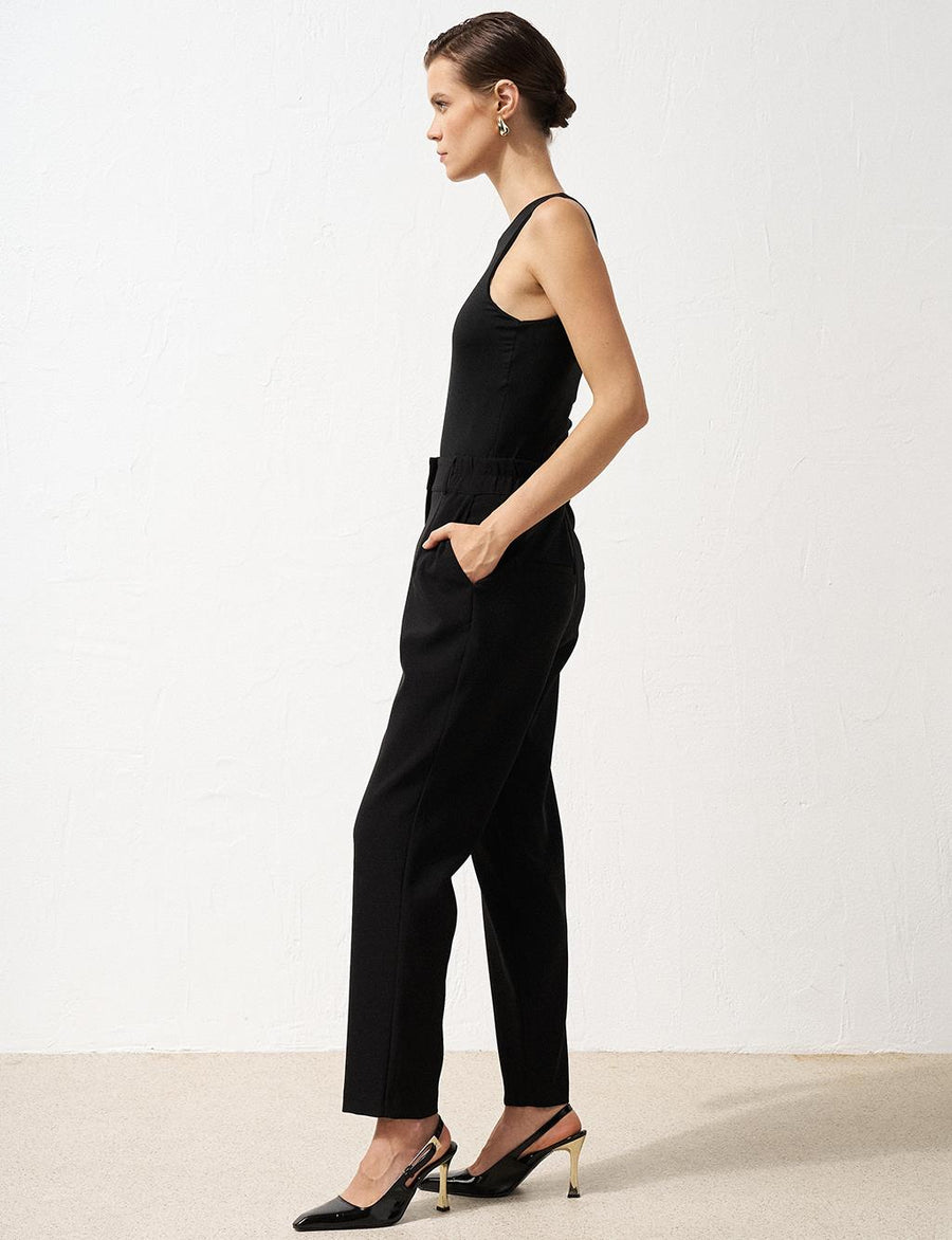 Elastic Waist Carrot Trousers Black