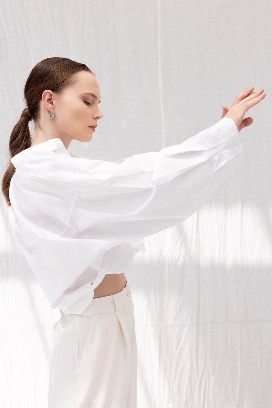 White Oversized Poplin Crop Shirt  - Porterist 4