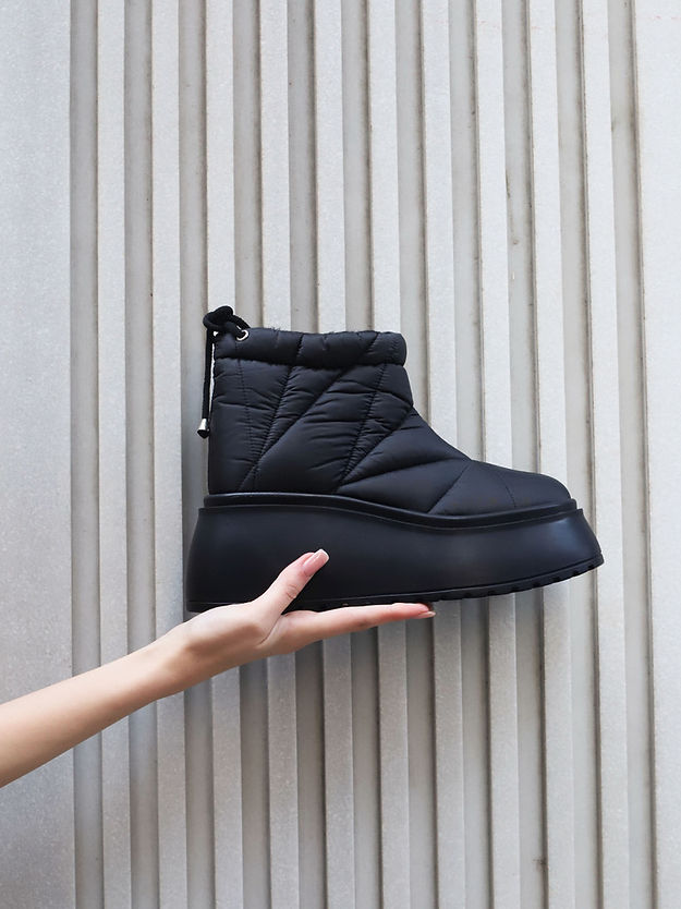【PORTERNA】Bisel Black Middle Boots Black & White Stripe Vegan 3-Buckle Pointed Boot – T.U.K.