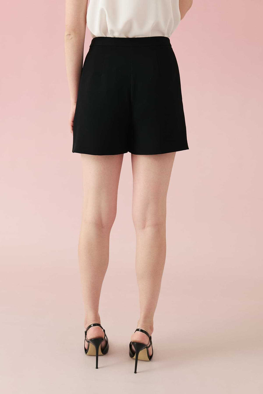 Double Pleated Crepe Shorts Black- Porterist  2