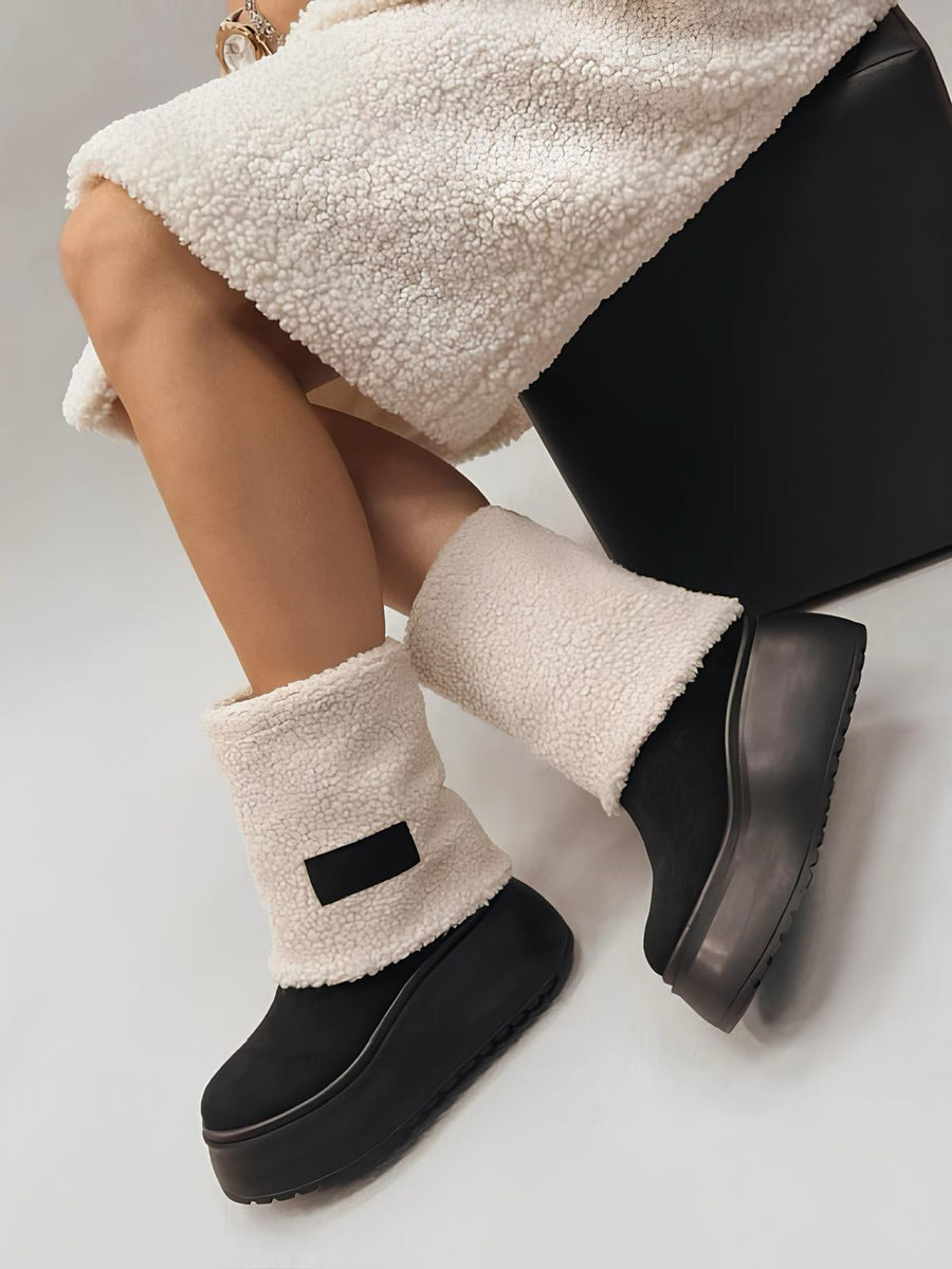 Fluffy Black Boots | Porterist