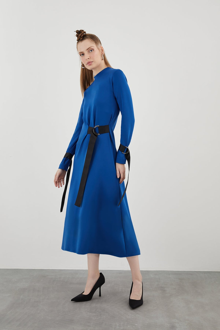 Midi Size Navy Blue Sports Dress With Grain Stripe d Buckle