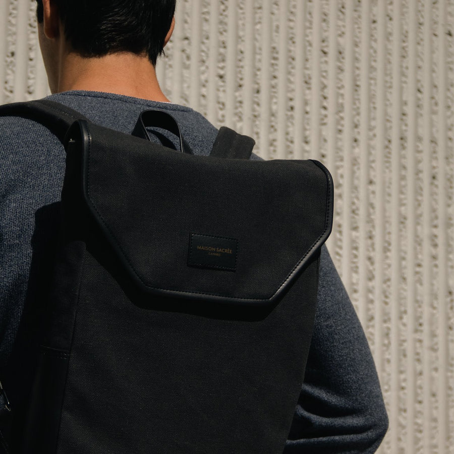 Paloma Black 17’’ Backpack | Porterist