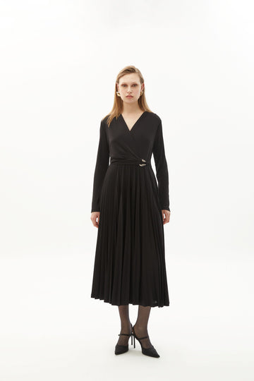 Exquise Midi Pleated Stretch Black Knit Dress  - Porterist 1