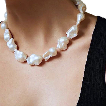 Grande Baroque Pearl Necklace White - Porterist 1