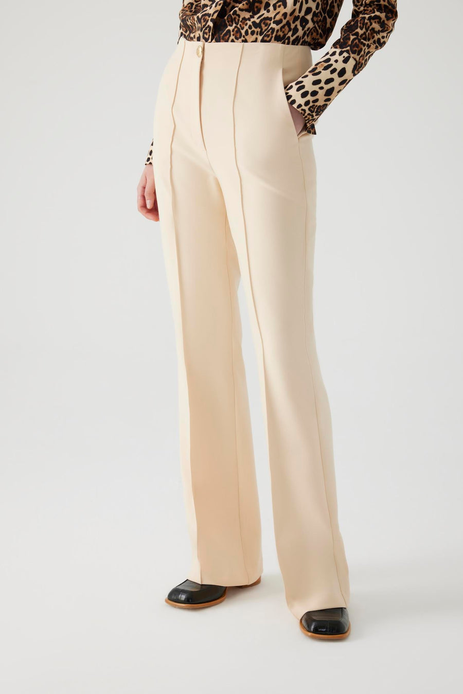 Exquise  Relaxed Fit Beige Pants - Porterist 4