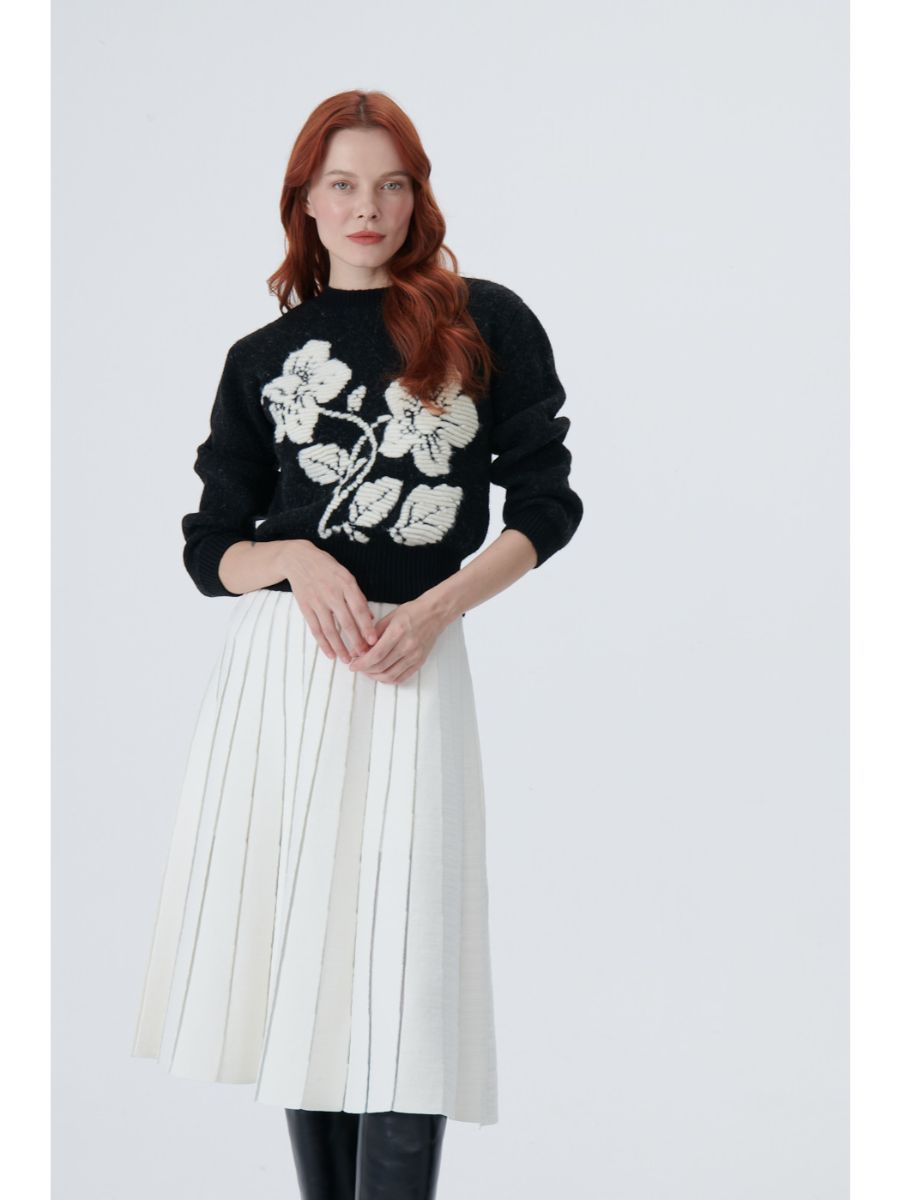 Knitwear Sweater With Flower Details | Porterist
