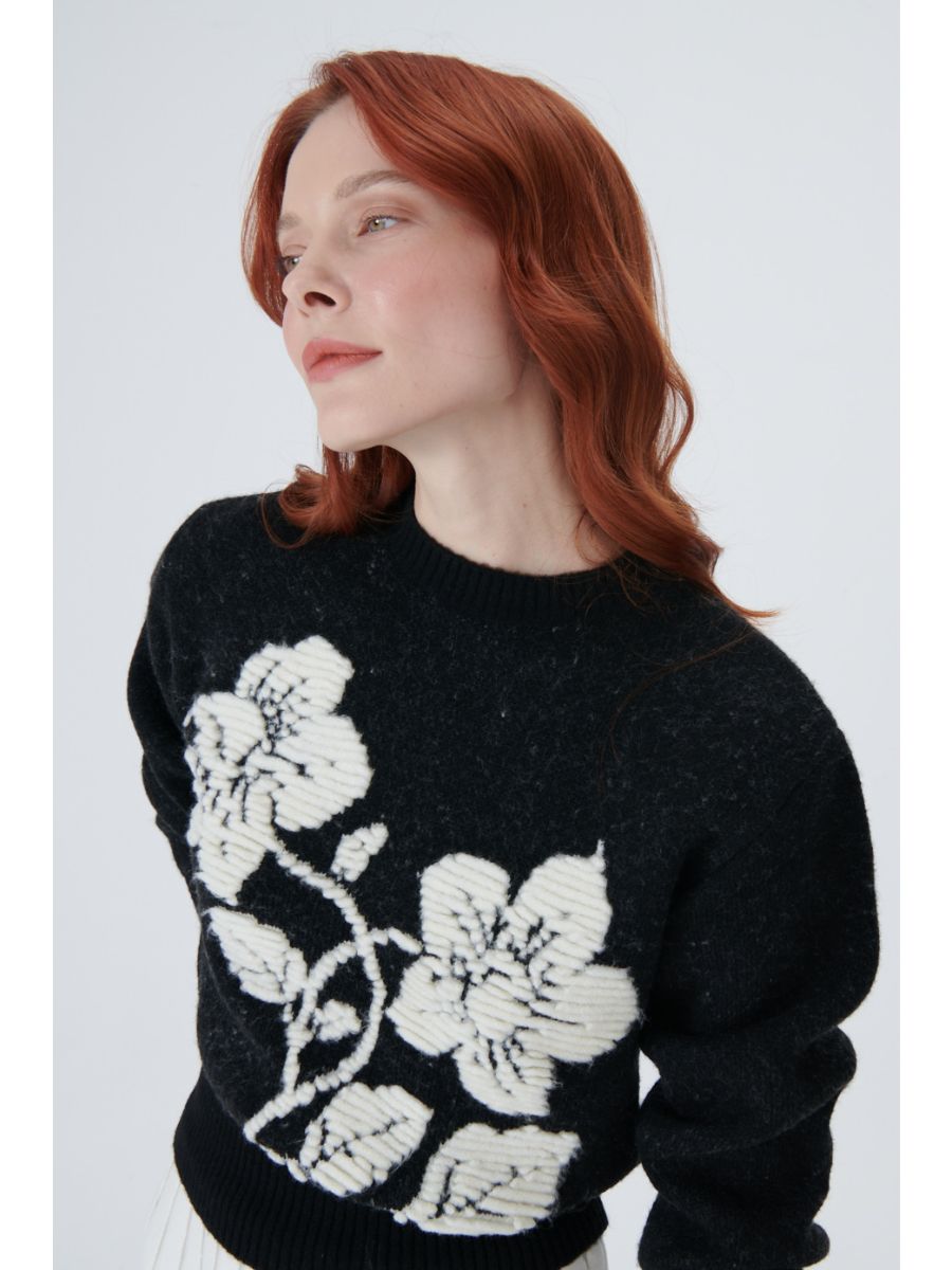 Knitwear Sweater With Flower Details | Porterist