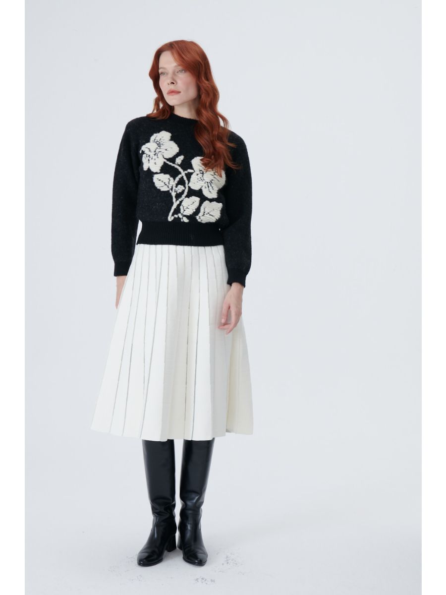 Knitwear Sweater With Flower Details | Porterist