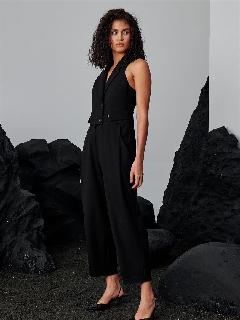 Sleeveless Jacket Collar Buttoned Waist Low-Cut Stylish Jumpsuit - Black