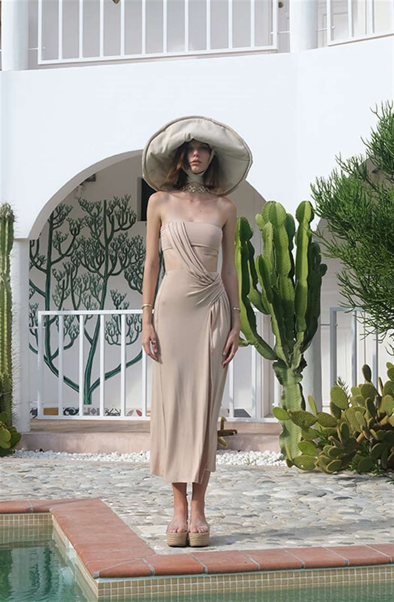 Nude z Detailed Long Strapless Dress | Porterist