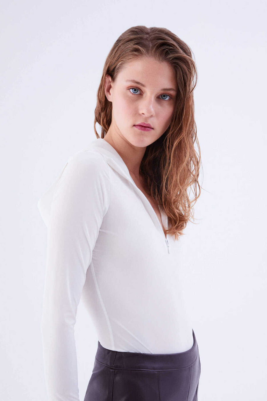 Blouse with Zipper and Hood Detail Bone  - Porterist 3