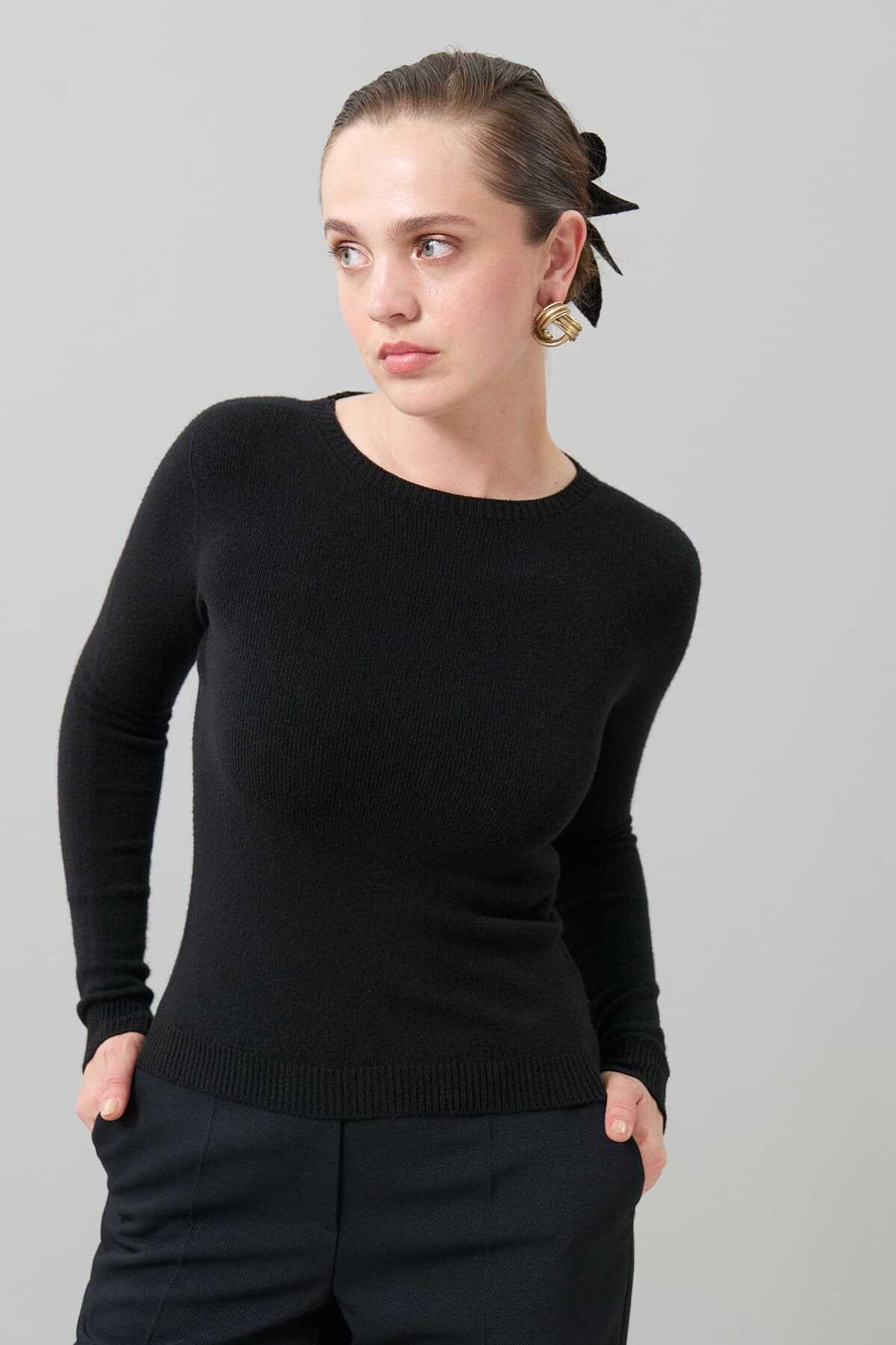 Crew Neck Long Sleeve Sweater Black  - Porterist 1