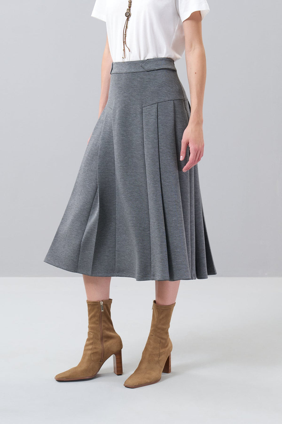 Pleated Midi Length Knitted Skirt Gray  -  Porterist 3