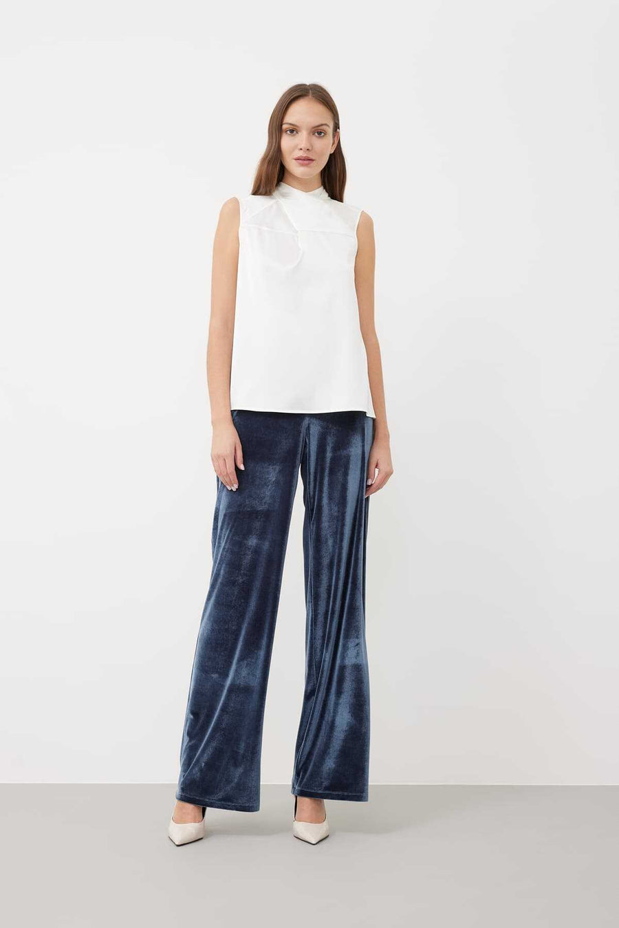 Satin Blouse with Scarf Collar Ecru  - Porterist 3