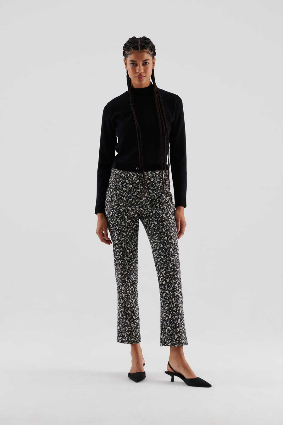 Short Leg Patterned Trousers Standard Color  - Porterist 1