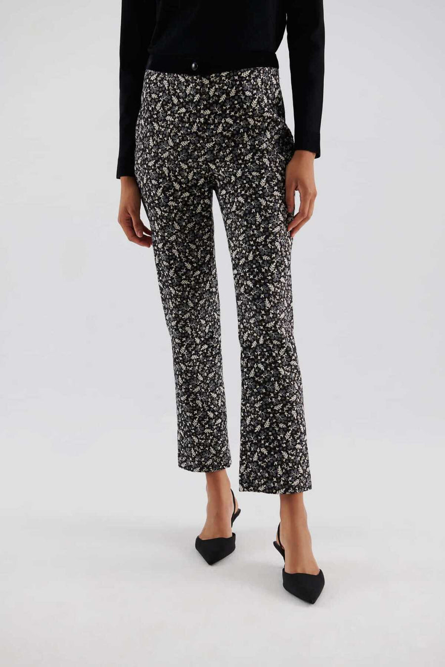 Short Leg Patterned Trousers Standard Color  - Porterist 3