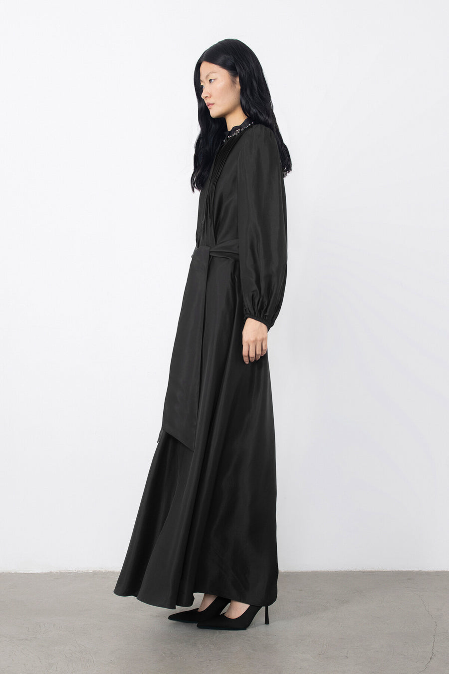 Black Dress With Portable Belt And Embroidered Collar Fınal Item - Porterist 2