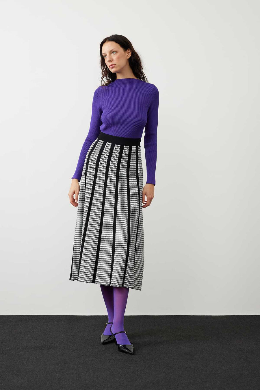 Houndstooth Pattern Knitwear Skirt Black White  - Porterist 1