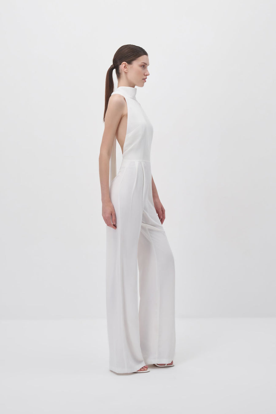 White Halter Neck Backless Crepe Jumpsuit - Porterist 7