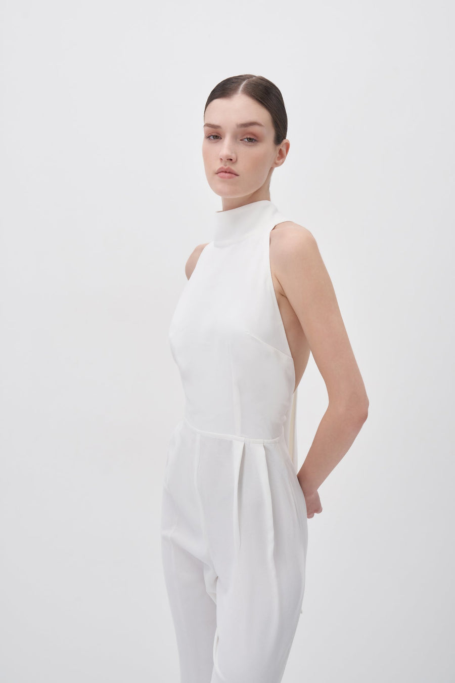 White Halter Neck Backless Crepe Jumpsuit - Porterist 6