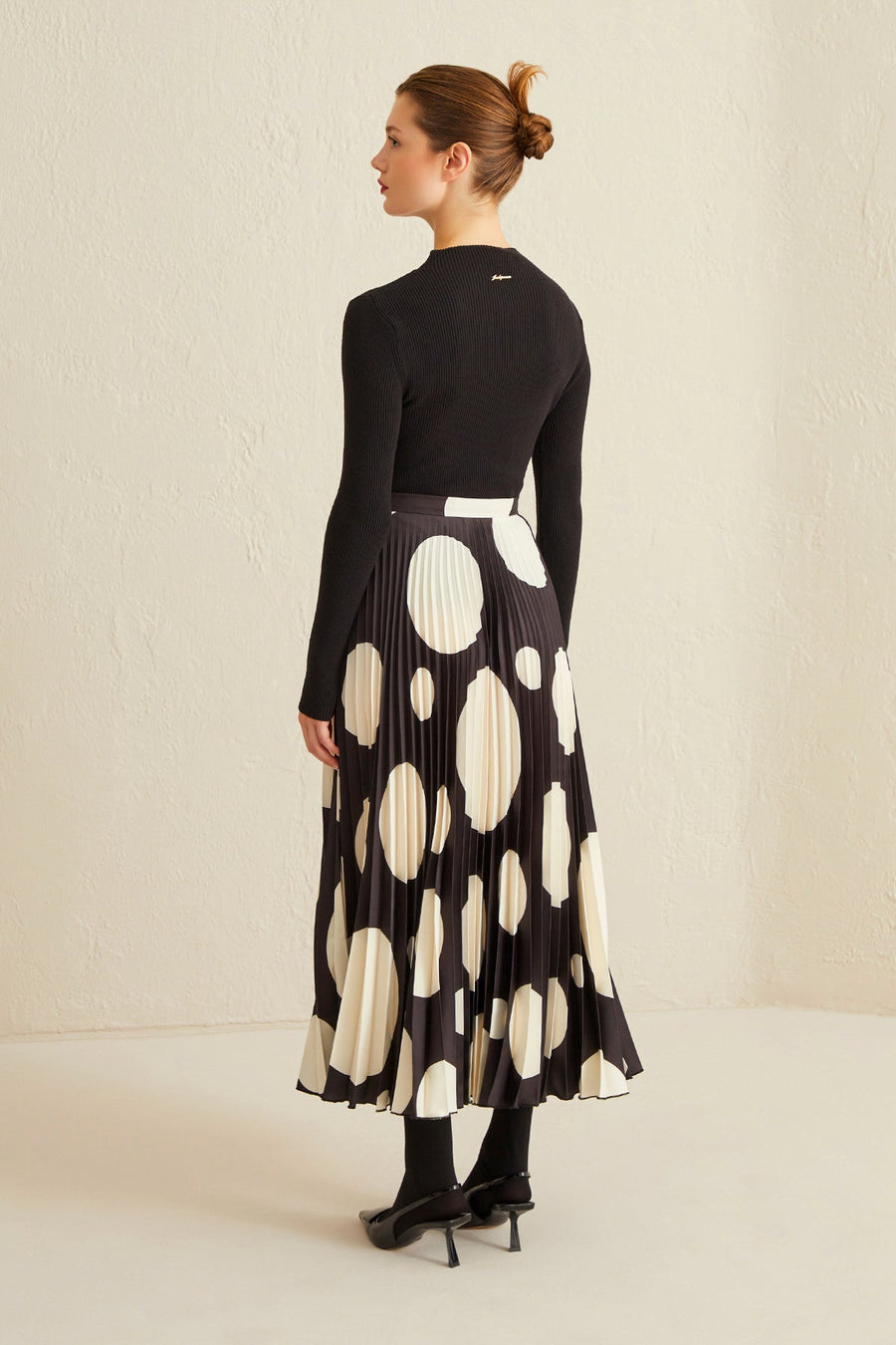 Jus De Pommes Black And White Polka Dot Pleated Long Skirt  - Porterist 2