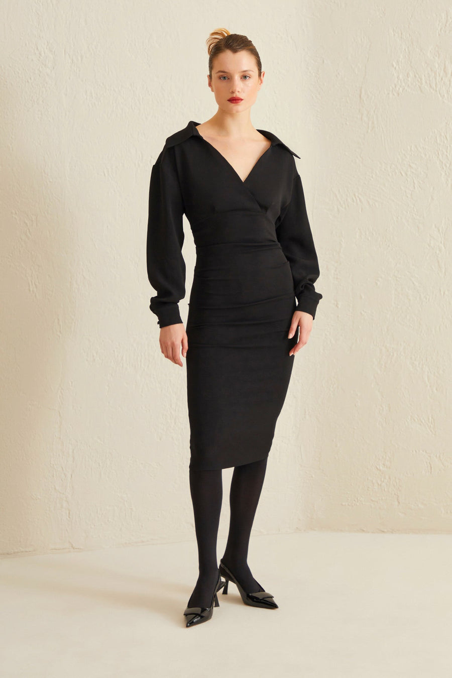 Black V - neck Bodycon Midi Dress | Porterist