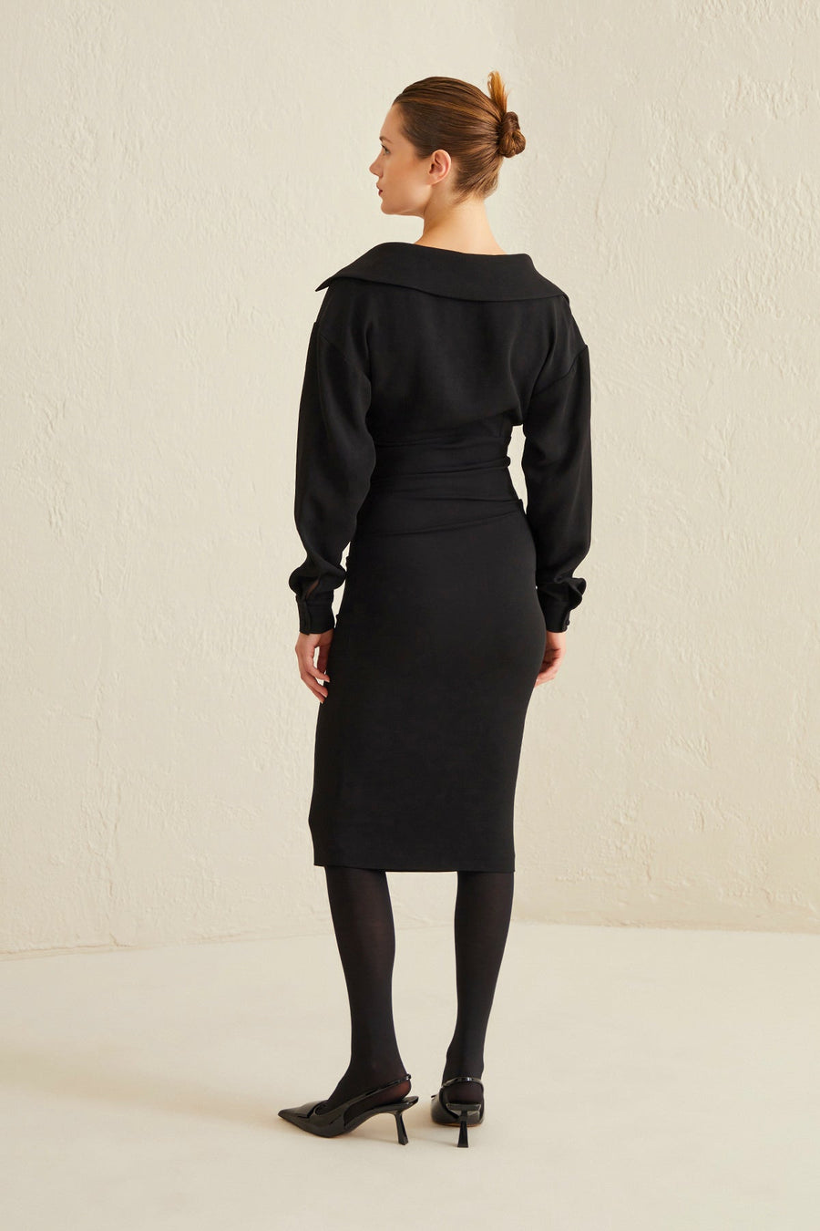 Black V - neck Bodycon Midi Dress | Porterist