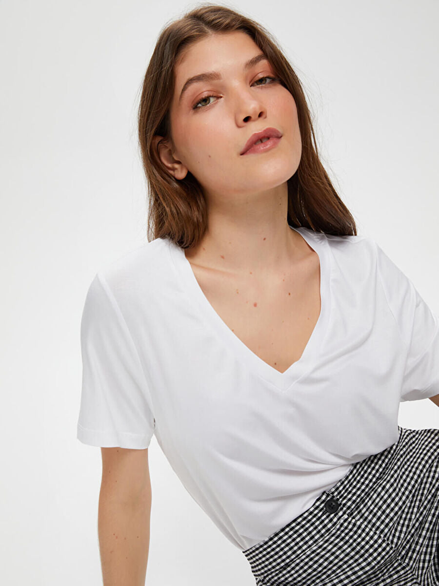 White V - neck Short Sleeve T - shirt 00001 | Porterist