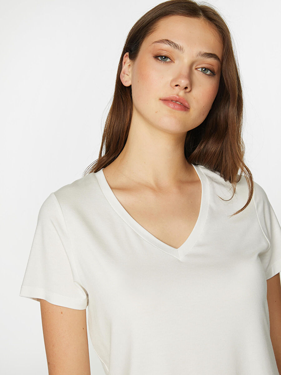 Ecru V - neck Short Sleeve T - shirt 00001 | Porterist