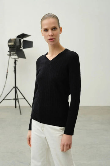 Black Cashmere And Wool V-neck Long Sleeve Hair Braided
