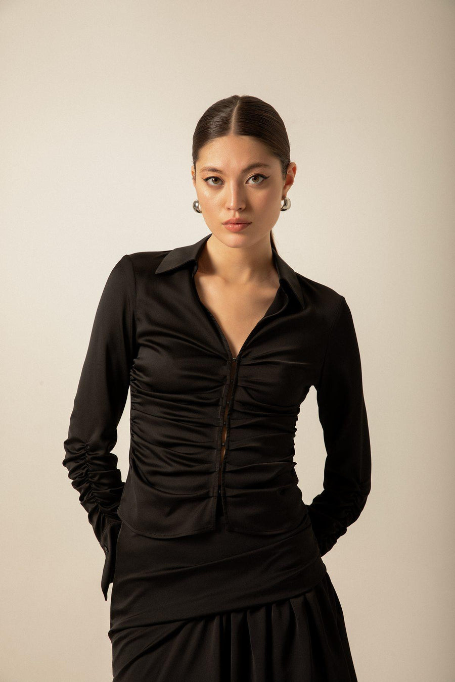 Hook Closure Black Satin Shirt | Porterist