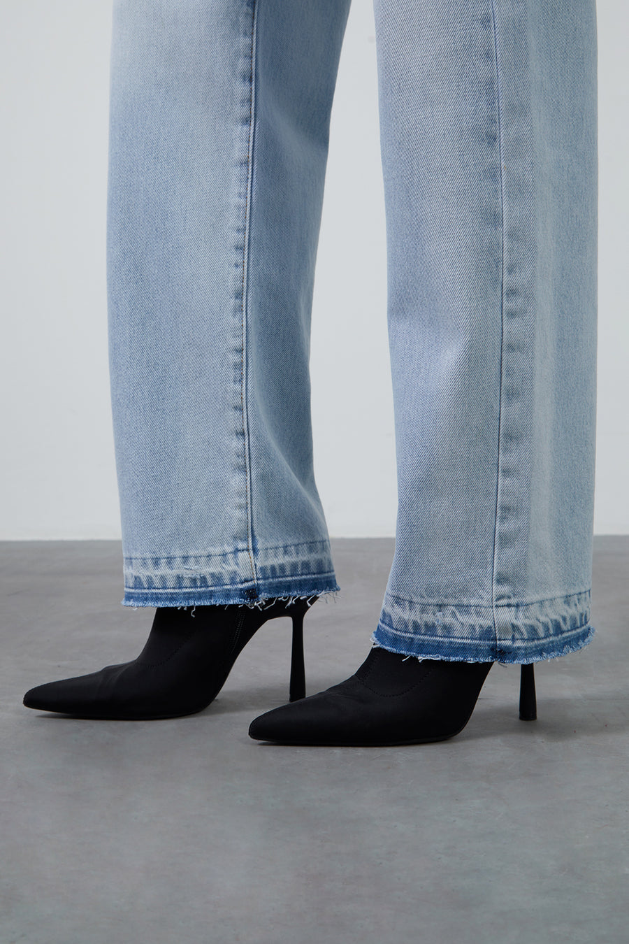 Basic Straight Jean Trousers With Accessory Buckle Detail