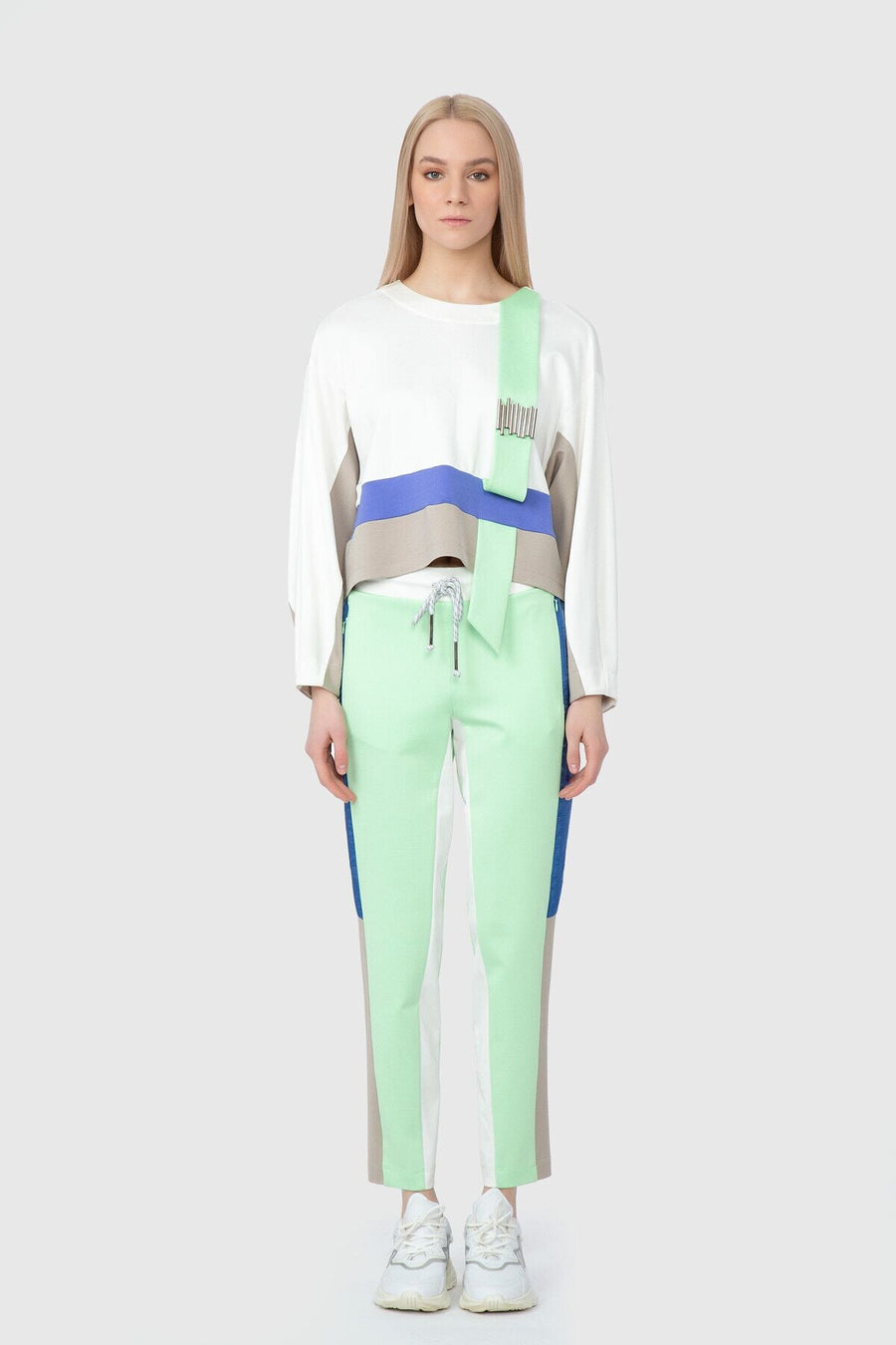 Ecru Swetshirt With Metal Accessories Contrast Detail