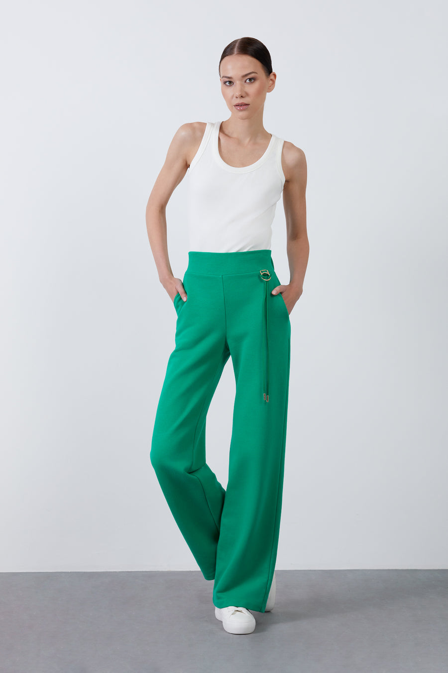 Metal Buckle Detailed Wide Leg Green Pants | Porterist