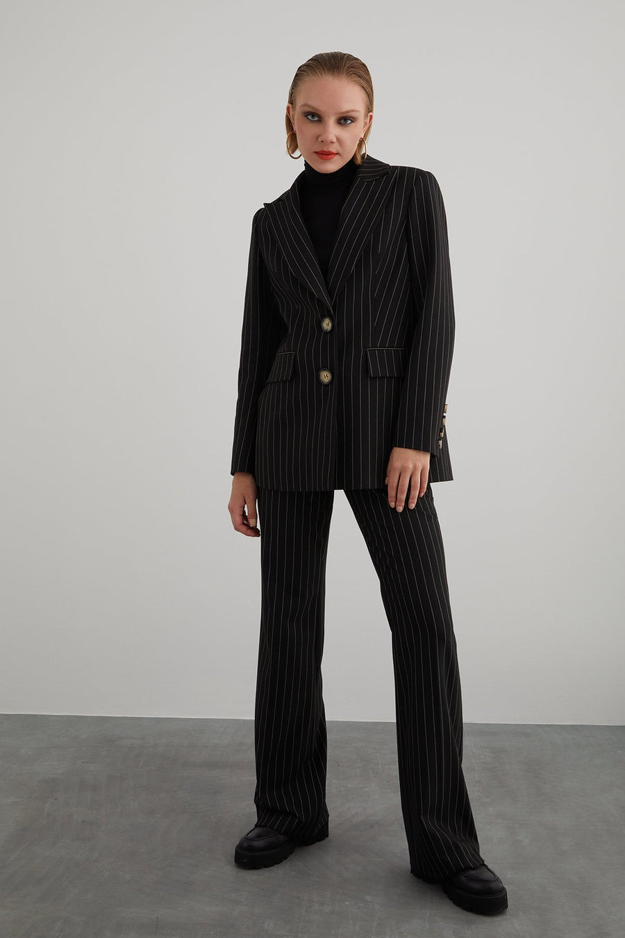 Striped Mono Closed Blazer Jacket Bellbottom Trousers Suit