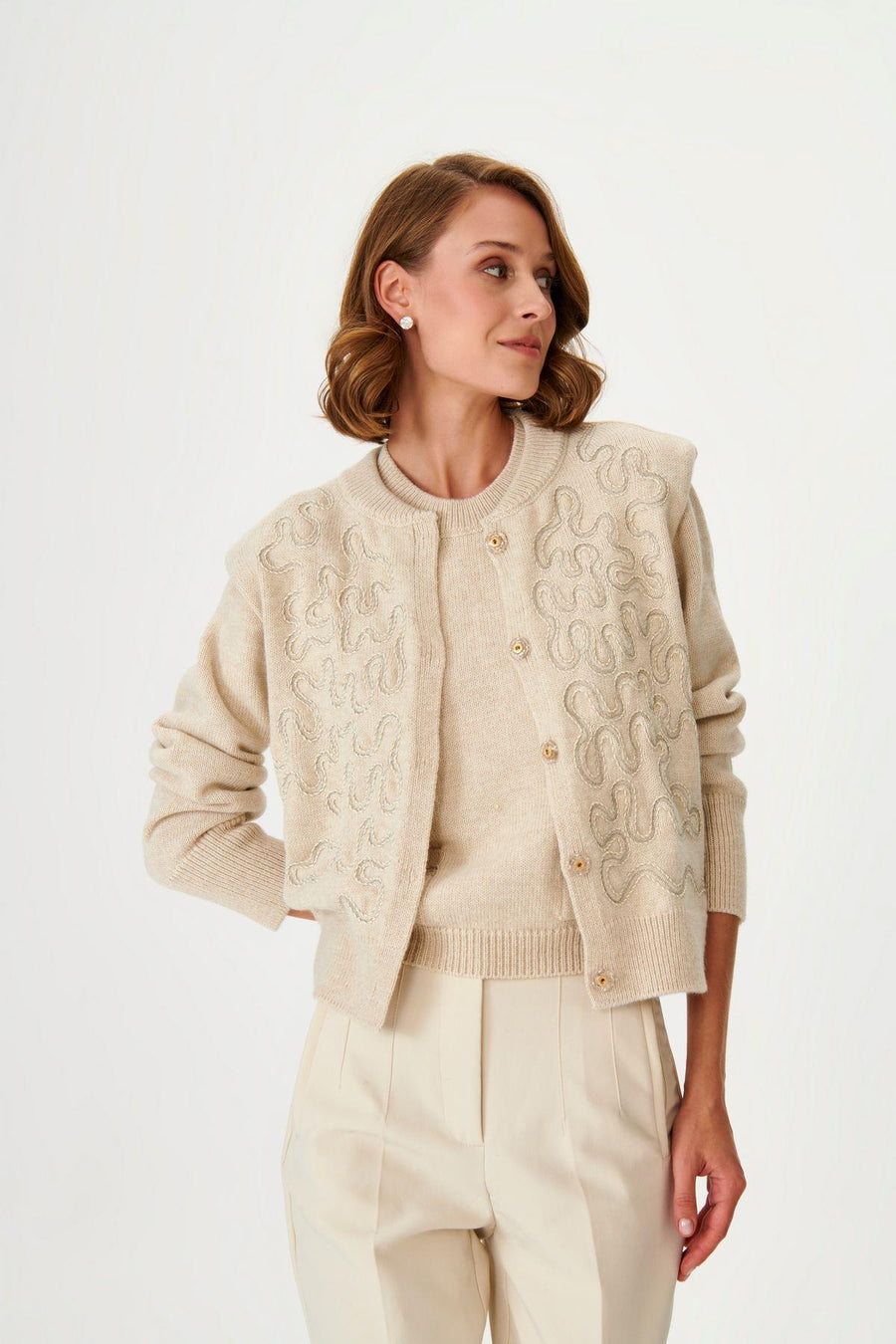 Chain Kantan Embroidered Beige Wool Knit Jacket | Porterist