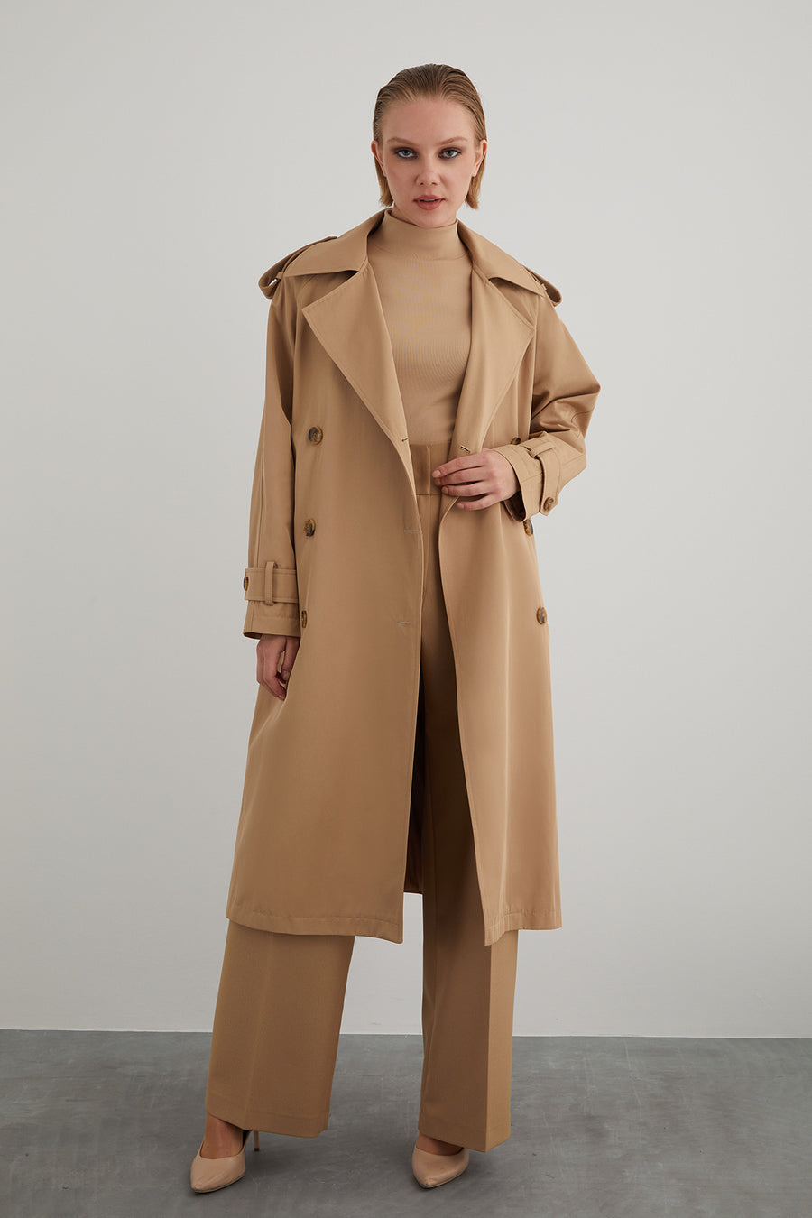 Long Sleeve Brown Trench Coat With Belt At Waist | Porterist